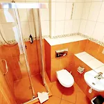 Helios Pensionat 2*